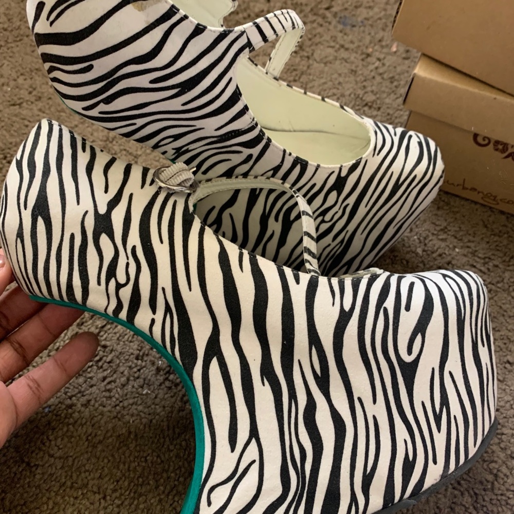 Zebra heelLESS Wedge